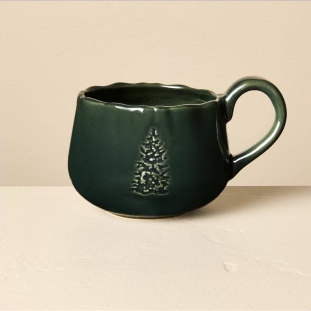 13.5oz Stoneware Debossed
Tree Holiday Mug Green-Hearth & Hand